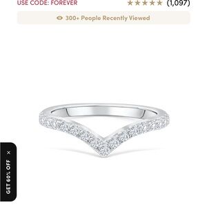 “The Zoey” V-Shaped Wedding Band